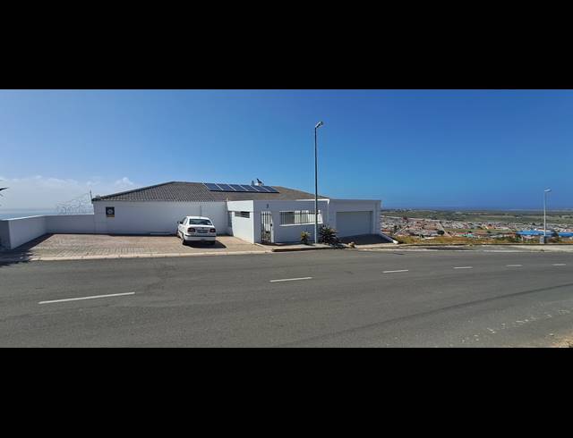 4 BEDROOM HOUSE FOR SALE IN SALDANHA HEIGHTS